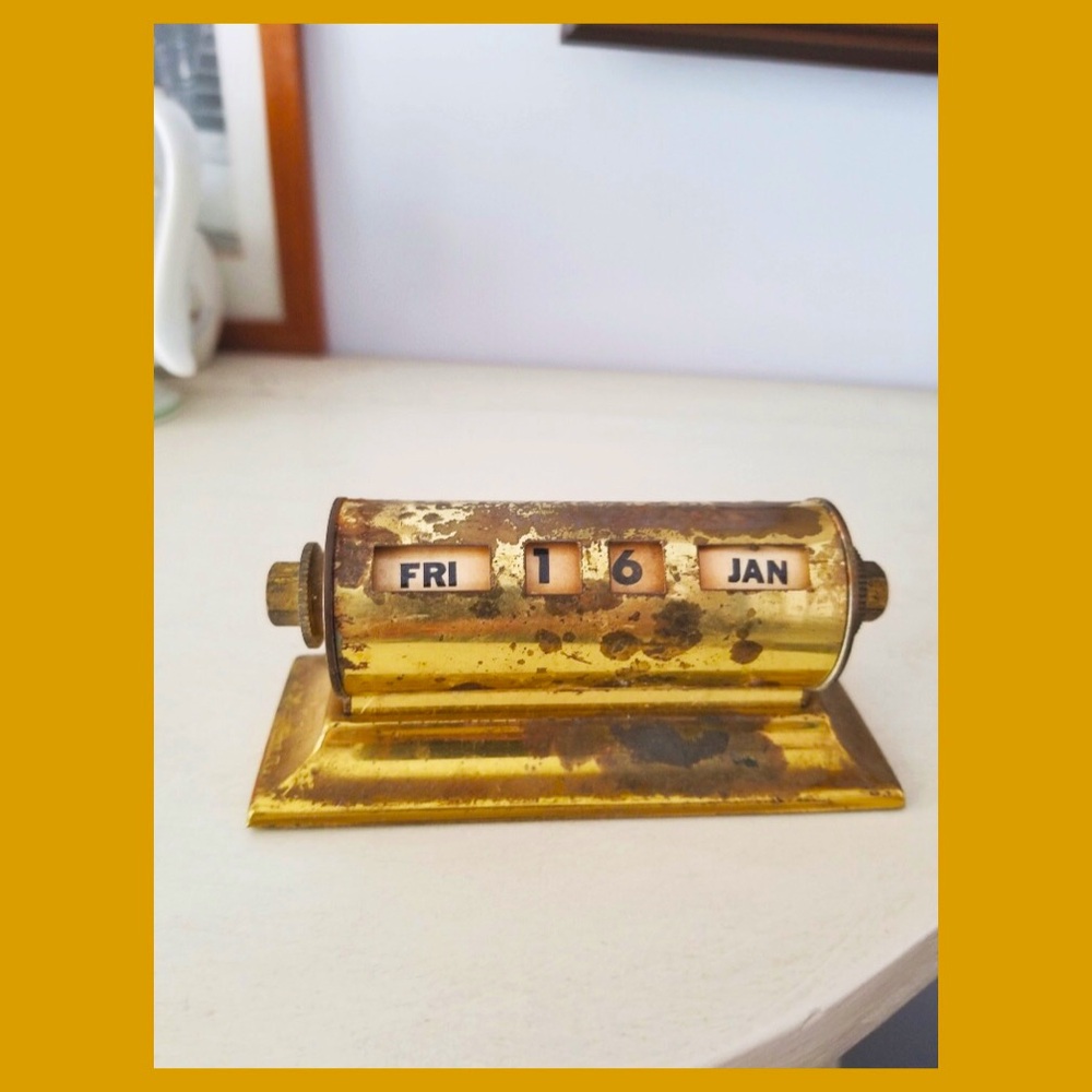 Vintage MCM Brass Metal Perpetual Rolling Day Date Desk Calendar
